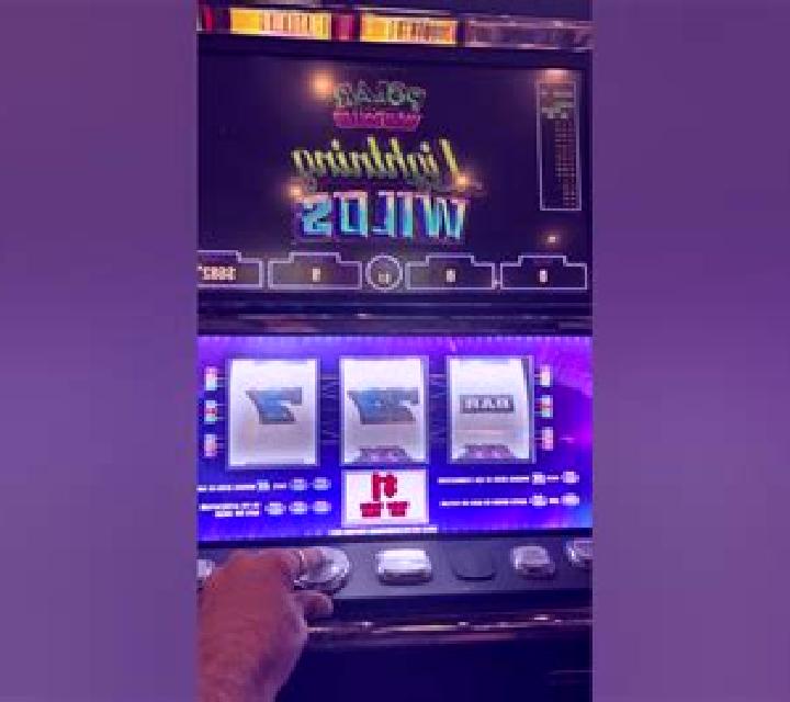 5 Wild Wolves slot
