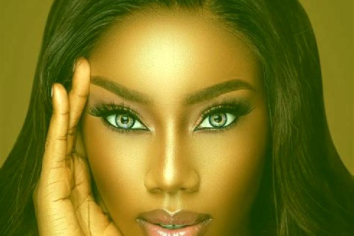 Nefertiti s Majesty online slot